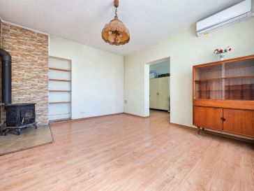 PARDUODAMAS 2 KAMBARIŲ BUTAS ŠILUTĖS CENTRE, PIRMAME AUKŠTE