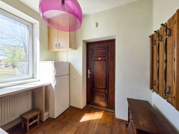 PARDUODAMAS 2 KAMBARIŲ BUTAS ŠILUTĖS CENTRE, PIRMAME AUKŠTE