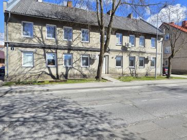 PARDUODAMAS 2 KAMBARIŲ BUTAS ŠILUTĖS CENTRE, PIRMAME AUKŠTE