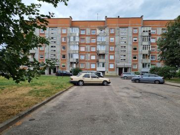 PARDUODAMAS 2 KAMBARIŲ SU DIDŽIUOJU HOLU BUTAS H.ZUDERMANO G. 
