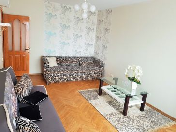 PARDUODAMAS  2  KAMBARIŲ SU DIDŽIUOJU  HOLU BUTAS KNYGNEŠIŲ. G. 