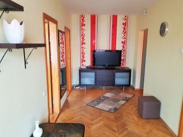 PARDUODAMAS  2  KAMBARIŲ SU DIDŽIUOJU  HOLU BUTAS KNYGNEŠIŲ. G. 