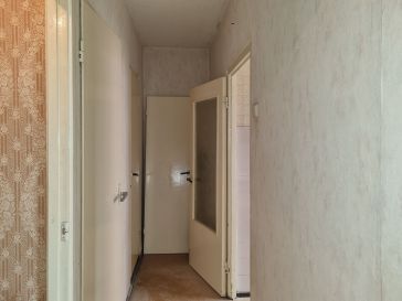 PARDUODAMAS 2 KAMBARIŲ SU DIDŽIUOJU HOLU BUTAS KNYGNEŠIŲ G.