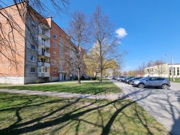 PARDUODAMAS 2 KAMBARIŲ SU HOLU BUTAS KĘSTUČIO G. 
