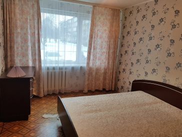 PARDUODAMAS 3 -JŲ KAMBARIŲ BUTAS  JAUNIMO AL. 10