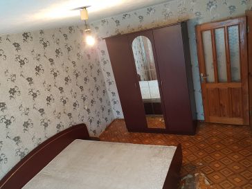 PARDUODAMAS 3 -JŲ KAMBARIŲ BUTAS  JAUNIMO AL. 10