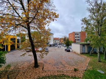 PARDUODAMAS 3 KAMBARIŲ BUTAS ANTRAME AUKŠTE LAISVĖS AL. 9