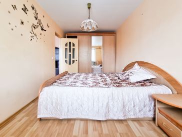 PARDUODAMAS 3 KAMBARIŲ BUTAS ANTRAME AUKŠTE LAISVĖS AL. 960