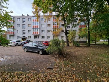 PARDUODAMAS 3 KAMBARIŲ BUTAS ANTRAME AUKŠTE LAISVĖS AL. 9