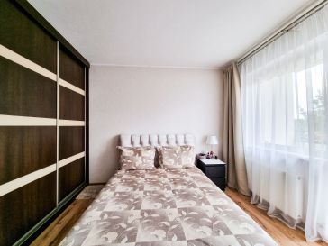 PARDUODAMAS 3 KAMBARIŲ BUTAS  KĘSTUČIO G. 10
