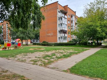 PARDUODAMAS 3 KAMBARIŲ BUTAS  KĘSTUČIO G. 10