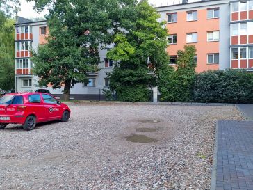 PARDUODAMAS 3 KAMBARIŲ BUTAS RENOVUOTAME NAME LAISVĖS AL. 9