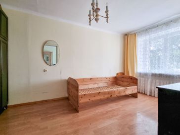 PARDUODAMAS 3 KAMBARIŲ BUTAS RENOVUOTAME NAME LAISVĖS AL. 9
