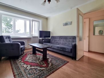 PARDUODAMAS 3 KAMBARIŲ BUTAS RENOVUOTAME NAME LAISVĖS AL. 9
