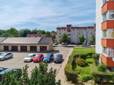PARDUODAMAS 3 KAMBARIŲ SU DIDŽIUOJU HOLU BUTAS LIEPŲ G. 21