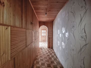 PARDUODAMAS 3 KAMBARIŲ SU DIDŽIUOJU HOLU BUTAS LIEPŲ G. 21