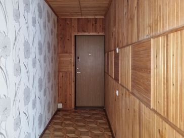 PARDUODAMAS 3 KAMBARIŲ SU DIDŽIUOJU HOLU BUTAS LIEPŲ G. 21