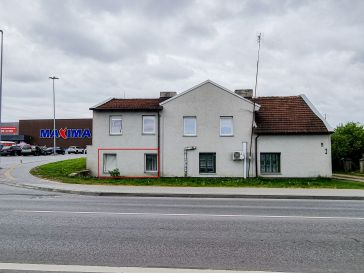 PARDUODAMAS 3 KAMBARIŲ BUTAS PIRMAME AUKŠTE