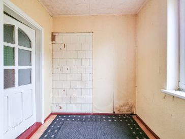 PARDUODAMAS 3 KAMBARIŲ BUTAS PIRMAME AUKŠTE