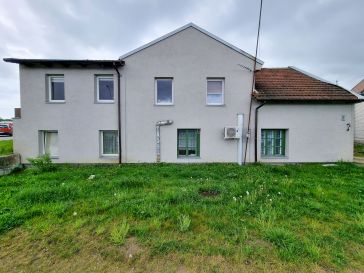 PARDUODAMAS 3 KAMBARIŲ BUTAS PIRMAME AUKŠTE