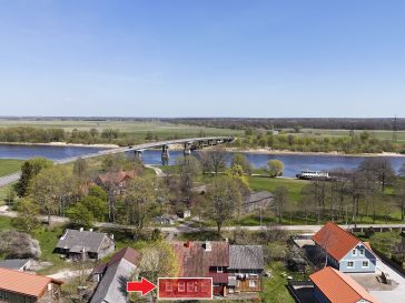 PARDUODAMAS 3 KAMBARIŲ BUTAS PIRMAME AUKŠTE RUSNĖJE, NEMUNO G. 1368