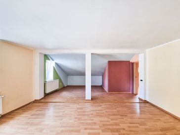 PARDUODAMAS 3 KAMBARIŲ BUTAS ANTRAME AUKŠTE TILŽĖS G. 2160