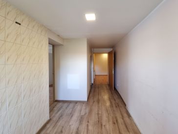 PARDUODAMAS 3 KAMBARIŲ BUTAS ANTRAME AUKŠTE TILŽĖS G. 21