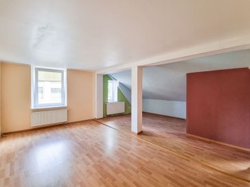 PARDUODAMAS 3 KAMBARIŲ BUTAS ANTRAME AUKŠTE TILŽĖS G. 21