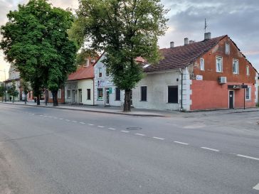 PARDUODAMAS 3 KAMBARIŲ BUTAS ANTRAME AUKŠTE TILŽĖS G. 21