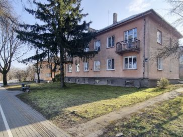 PARDUODAMAS 3 KAMBARIŲ BUTAS TILŽĖS G. 40