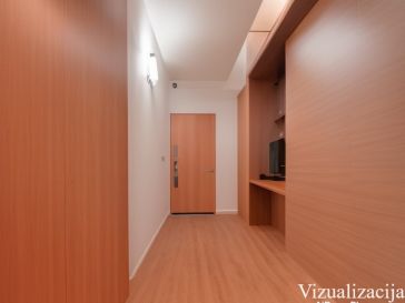 2 AUKŠTE PARDUODAMAS 3 KAMBARIŲ SU DIDŽIUOJU HOLU BUTAS 