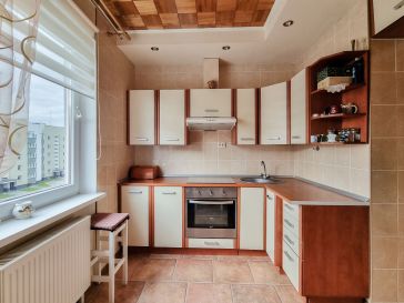 PARDUODAMAS 3 KAMBARIŲ BUTAS  KNYGNEŠIŲ G. 17