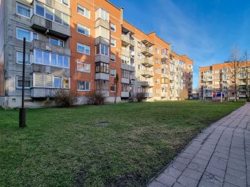 PARDUODAMAS 3 KAMBARIŲ SU DIDŽIUOJU HOLU BUTAS H.ZUDERMANO G. 3