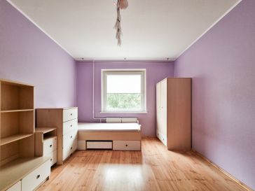 PARDUODAMAS 3 KAMBARIŲ SU DIDŽIUOJU HOLU BUTAS H.ZUDERMANO G. 7