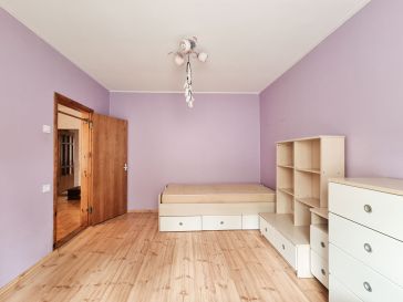 PARDUODAMAS 3 KAMBARIŲ SU DIDŽIUOJU HOLU BUTAS H.ZUDERMANO G. 7