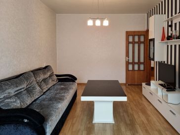 PARDUODAMAS 3 KAMBARIŲ SU DIDŽIUOJU HOLU BUTAS H.ZUDERMANO G. 7