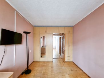 PARDUODAMAS 3 KAMBARIŲ SU DIDŽIUOJU HOLU BUTAS H.ZUDERMANO G. 7