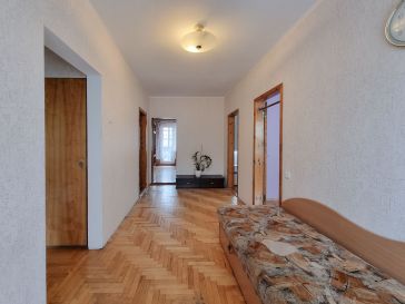 PARDUODAMAS 3 KAMBARIŲ SU DIDŽIUOJU HOLU BUTAS H.ZUDERMANO G. 7