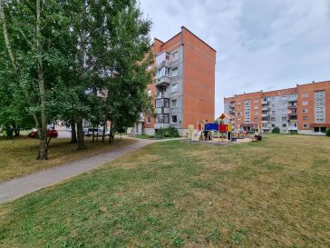 PARDUODAMAS 3 KAMBARIŲ SU DIDŽIUOJU HOLU BUTAS H.ZUDERMANO G. 7