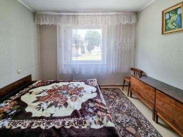 PARDUODAMAS 3 KAMBARIŲ SU  HOLU BUTAS MELIORATORIŲ AL. 3 