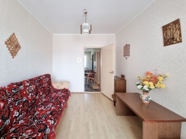 PARDUODAMAS 3 KAMBARIŲ SU  HOLU BUTAS MELIORATORIŲ AL. 3 