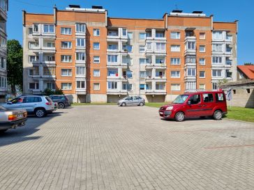 PARDUODAMAS 3 KAMBARIŲ SU  HOLU BUTAS MELIORATORIŲ AL. 3 