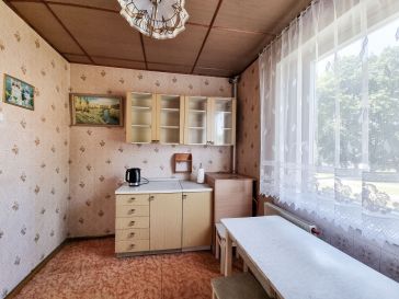 PARDUODAMAS 3 KAMBARIŲ SU  HOLU BUTAS MELIORATORIŲ AL. 3 