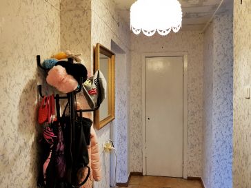 PARDUODAMAS  4-IŲ KAMBARIŲ BUTAS RUSNĖJE