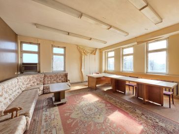 PARDUODAMA ADMINISTRACINIO PASTATO DALIS ŠILUTĖJE, TILŽĖS G. 48