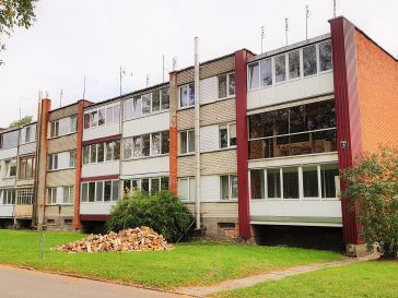 PARDUODAMAS  3-JŲ KAMBARIŲ BUTAS JUKNAIČIUOSE