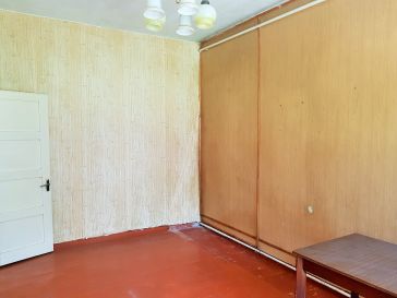 PARDUODAMAS DVIEJŲ KAMBARIŲ BUTAS PIRMAME AUKŠTE