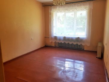 PARDUODAMAS DVIEJŲ KAMBARIŲ BUTAS PIRMAME AUKŠTE
