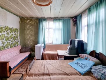 PARDUODAMAS GYVENAMAS NAMAS SU 0.2495 HA. ŽEMĖS SKLYPU