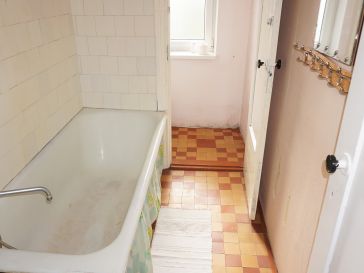 PARDUODAMAS  GYVENAMASIS  NAMAS  ŠILUTĖS R. SAV. ŠVĖKŠNA 